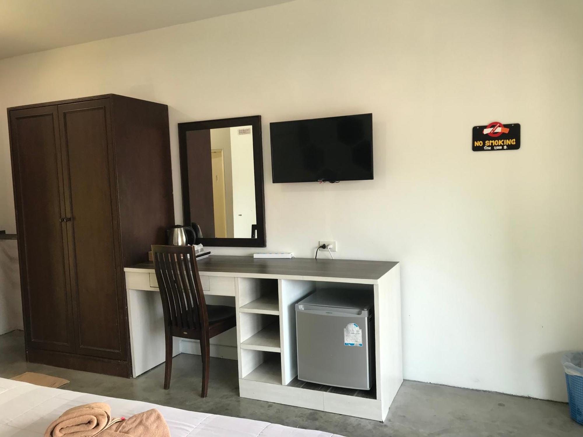 Pp Midnight Hotel Ko Phi Phi Exterior foto